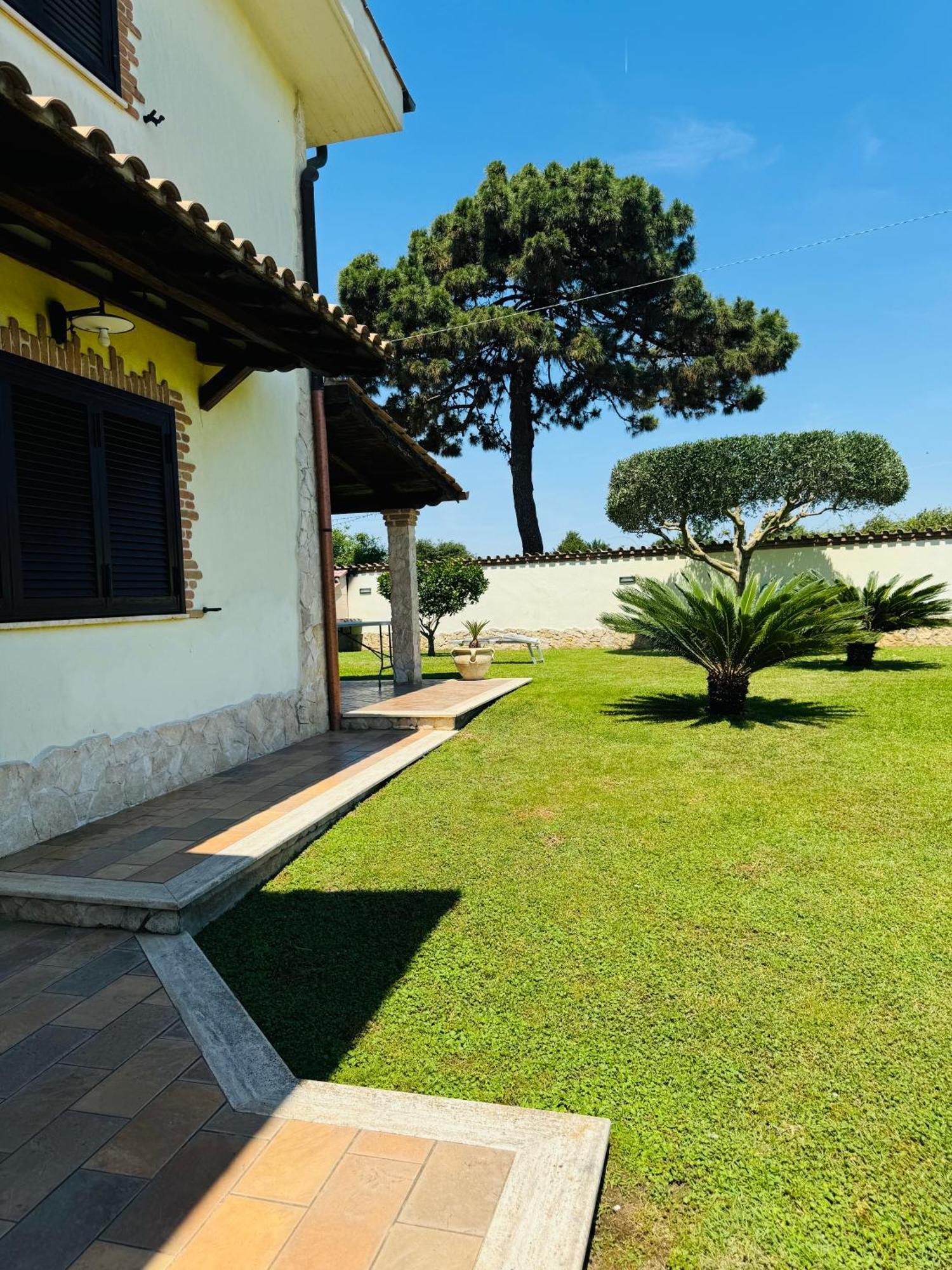 Gold House Luxury Anzio Villa Eksteriør billede